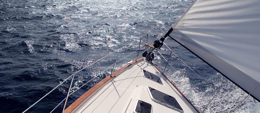 Try sailing in Greece as an alternative way of vacations